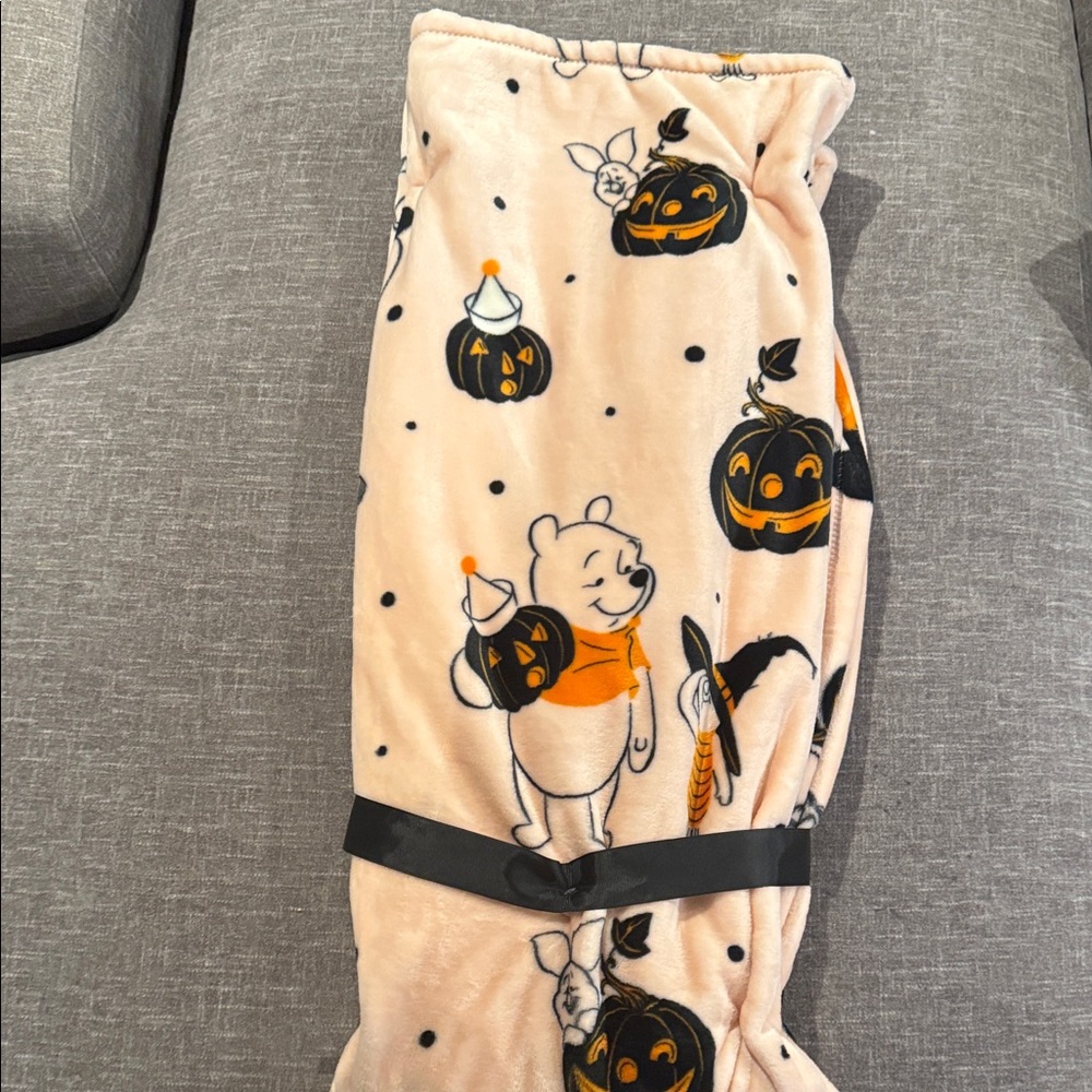 Disney Halloween Pooh and Piglet throw blanket - Picture 2 of 3